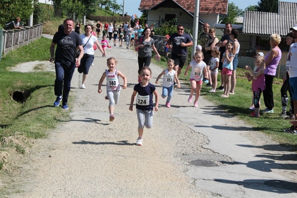 NAJAVA: 9. DJEČJA UTRKA LANČIĆ - KNAPIĆ - " Trčanje je radost ! "